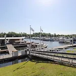 House Boat Statia Botel Maastricht