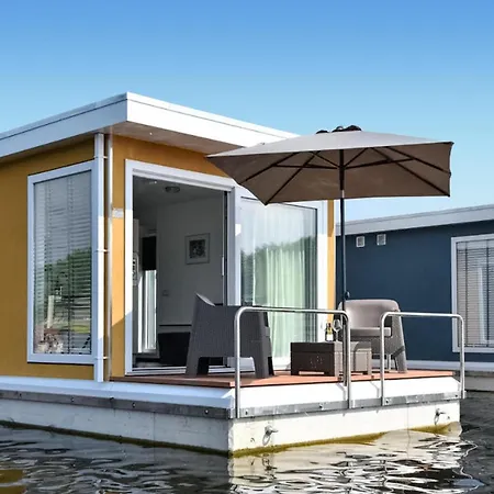Botel House Boat Statia 4*