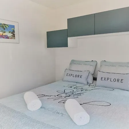 House Boat Statia ספינת מלון