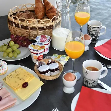 House Boat Statia מאסטריכט