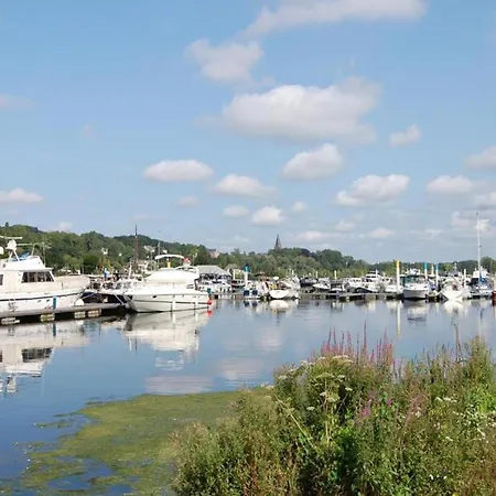 House Boat Statia ספינת מלון