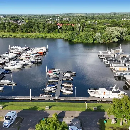 ספינת מלון House Boat Statia