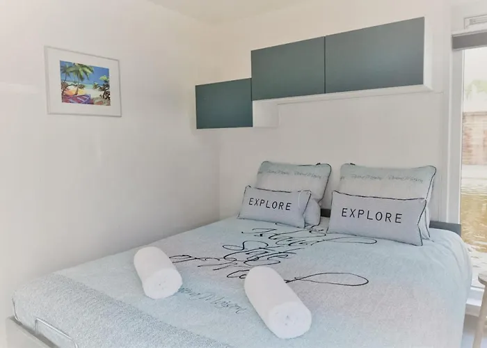 House Boat Statia Ботель