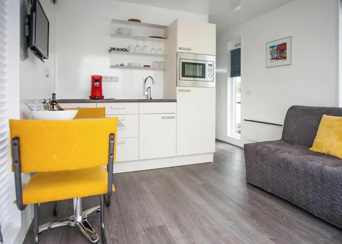 Ботель House Boat Statia