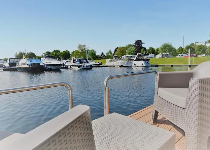 House Boat Statia Ботель